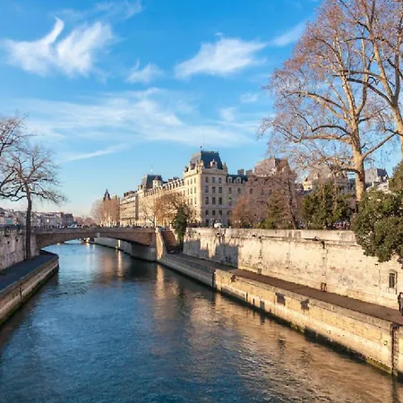 Apartamento Geranimus Morland : Hearth Of París