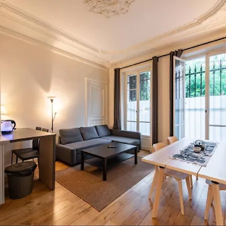 Apartment Geranimus Morland : Hearth Of Paris